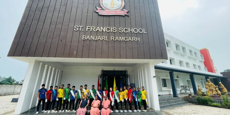 संत फ्रांसिस स्कूल में अलंकरण समारोह की धूम! छात्र परिषद को सौंपी नेतृत्व की कमान, शपथ के साथ नई जिम्मेदारियाँ!