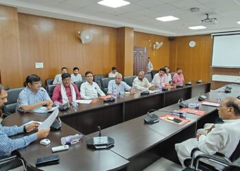 गढ़वा में लोकतंत्र की मजबूती! उपायुक्त दिनेश यादव ने बूथ लेवल एजेंट नियुक्ति के लिए बुलाई अहम बैठक!