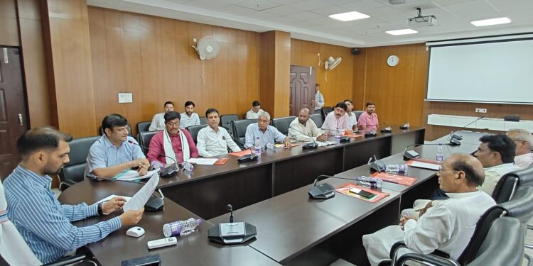 गढ़वा में लोकतंत्र की मजबूती! उपायुक्त दिनेश यादव ने बूथ लेवल एजेंट नियुक्ति के लिए बुलाई अहम बैठक!