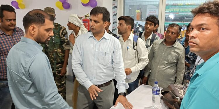 गढ़वा में जमीन विवाद का अंत! उपायुक्त दिनेश यादव की अगुवाई में शांतिपूर्ण समाधान के लिए बड़ी बैठक!