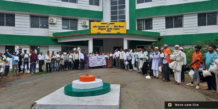 गढ़वा में दलहन क्रांति की शुरुआत! 78 किसानों को अरहर मिनी किट वितरण, उत्पादकता बढ़ाने का संकल्प!