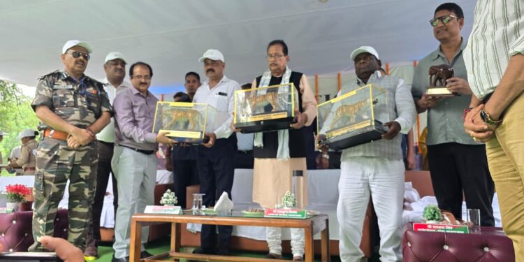 बेतला में बाघ संरक्षण की गूंज: 16वां विश्व बाघ दिवस बना जागरूकता का महाउत्सव!