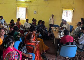 गढ़वा में सख्ती की हवा: डंडई प्रखंड के एक दर्जन कर्मियों पर उपायुक्त की दंडात्मक कार्रवाई!