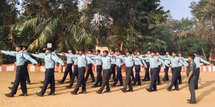 गढ़वा में रोजगार का सुनहरा मौका! SIS ग्रुप ने ELI योजना के तहत शुरू की 565 सुरक्षा जवानों की भर्ती!