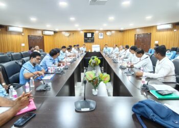 गढ़वा में यातायात क्रांति: भारी वाहनों पर समयबद्ध प्रतिबंध, सुगम आवागमन का संकल्प!