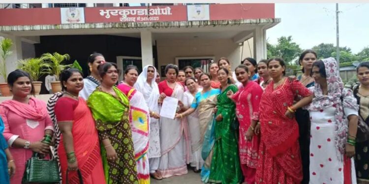 भुरकुंडा में किन्नर समाज का गंभीर आरोप: नीतू किन्नर और फलाहारी बाबा पर दुष्प्रचार और धमकी का इल्जाम!