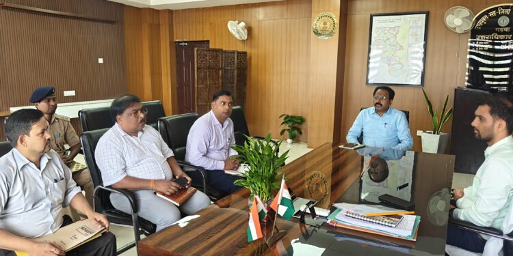 गढ़वा में नई शराब नीति पर बड़ा एक्शन! सख्त निरीक्षण के साथ समीक्षा बैठक सम्पन्न