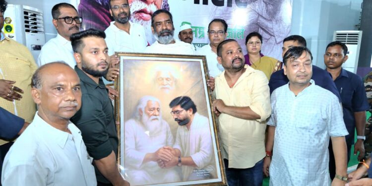 नेमरा में दिशोम गुरु शिबू सोरेन को श्रद्धांजलि: जनसैलाब उमड़ा, गुरुजी की याद में डूबा झारखंड