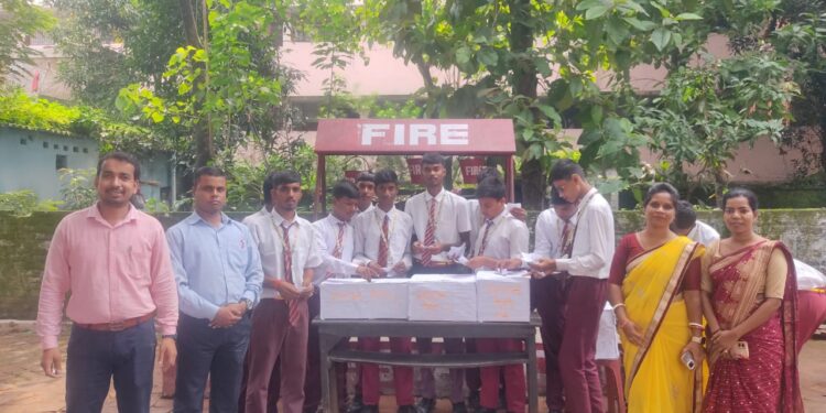 ए’ला एंगलाइज में लोकतंत्र की नई उड़ान: बाल संसद चुनाव में छात्रों ने दिखाया जोश, पारदर्शी मतदान की मिसाल!