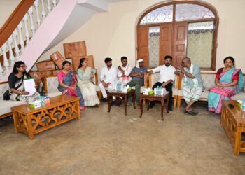 दिशोम गुरु शिबू सोरेन को तेलंगाना सीएम की श्रद्धांजलि: नेमरा में संस्कार भोज में भावुक क्षण