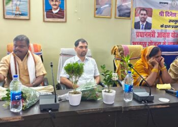 अबुआ आवास की सौगात: गढ़वा में लमारी कला के लाभुकों का गृह प्रवेश, उपायुक्त ने बांटी खुशियां!