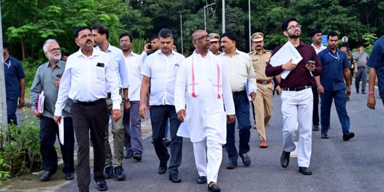 रांची को स्मार्ट सिटी की सौगात: मुख्यमंत्री हेमन्त सोरेन ने धुर्वा कन्वेंशन सेंटर का लिया जायजा, बड़ी योजना का आदेश!