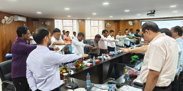 धरती आबा की पुकार: गढ़वा में जनजातीय उत्थान के लिए आदि कर्मयोगी अभियान की शुरुआत, उपायुक्त ने दिलाई शपथ!