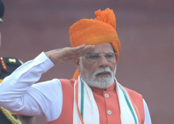 लाल किले से PM मोदी का ऐतिहासिक संदेश: GST सुधार, ₹1 लाख करोड़ रोजगार योजना, और मिशन सुदर्शन चक्र की गूंज!