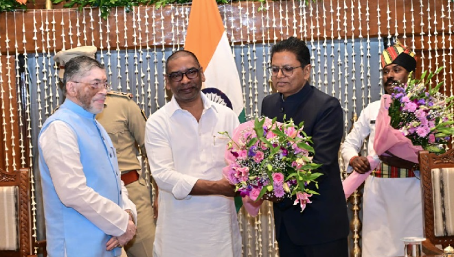 झारखंड में नई ऊर्जा की शुरुआत: राज्यपाल ने न्यायमूर्ति नवनीत कुमार को दिलाई विद्युत नियामक आयोग के अध्यक्ष पद की शपथ!