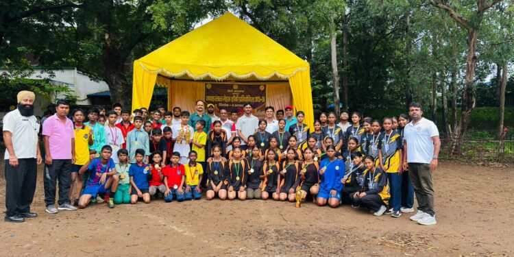 रामगढ़ में हॉकी का जोश: गांधी मेमोरियल और केजीबीवी मांडू ने जवाहरलाल नेहरू कप में मारी बाजी!