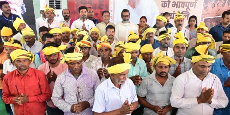 श्रद्धांजलि: ‘दिशोम गुरु’ शिबू सोरेन को ‘कुड़मालि भाखी चारि आखड़ा’ ने दी भावपूर्ण विदाई