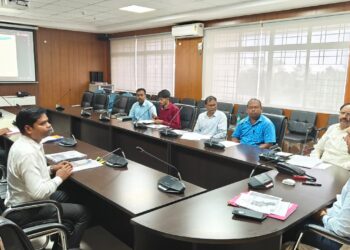 गढ़वा में बालू खनन की नई सुबह: ई-नीलामी के लिए उपायुक्त का पारदर्शिता पर जोर