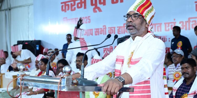 करम महोत्सव की धूम में झारखंड: मुख्यमंत्री हेमन्त सोरेन ने मोरहाबादी में दी शुभकामनाएँ, आदिवासी विरासत को बढ़ाने का आह्वान!