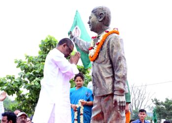 झारखंड के अमर सपूत को नमन: हेमन्त सोरेन ने दुर्गा सोरेन स्मारक पर दी भावपूर्ण श्रद्धांजलि, आंदोलन की गूंज फिर बुलंद!