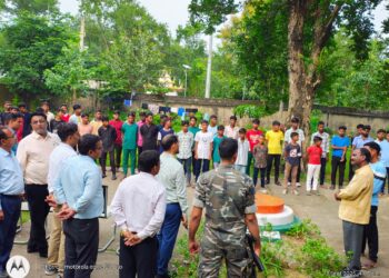 गढ़वा के छात्रों को उपायुक्त का तोहफा: जर्जर छात्रावासों का कायाकल्प, जल मीनार और आधुनिक सुविधाओं का वादा!