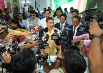 झारखंड की स्वादिष्ट धमक दिल्ली में: मंत्री संजय प्रसाद यादव ने वर्ल्ड फूड इंडिया 2025 में मडुआ-उड़द के साथ खोला पैवेलियन!