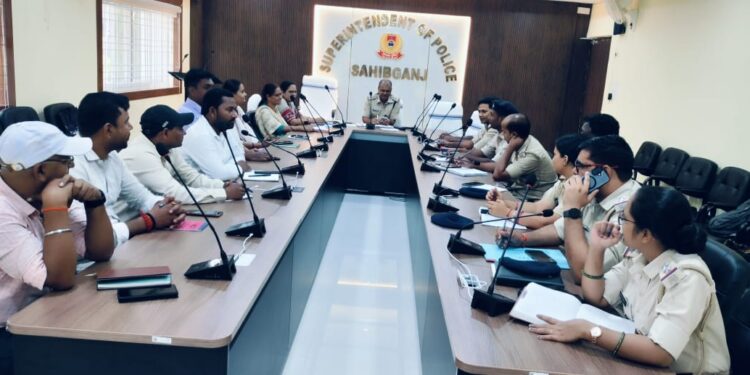 साहिबगंज में बच्चों का सुरक्षित भविष्य: जुवेनाइल पुलिस यूनिट की बैठक में बाल अपराध पर सख्ती का संकल्प