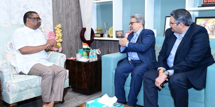 झारखंड में हरित भविष्य की राह: हेमन्त सोरेन से टाटा मोटर्स की हाई-प्रोफाइल मुलाकात, इलेक्ट्रिक और हाइड्रोजन ट्रक पर जोर!