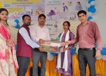 गढ़वा में रोजगार की नई उड़ान: रंका मोड़ फेस स्किल सेंटर में 45 युवाओं को मिला जॉब ऑफर, सिलाई मशीन और टूल किट भी वितरित!