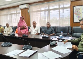 गढ़वा में जनता की पुकार पर त्वरित कार्रवाई: उपायुक्त दिनेश यादव ने जनता दरबार में धान, पेंशन और वोटर आईडी की समस्याओं का लिया जायजा!