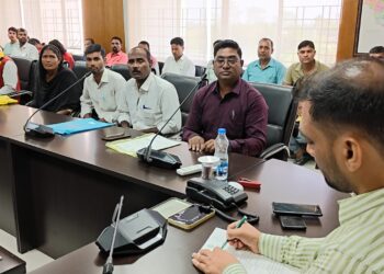 गढ़वा में जनता की पुकार पर त्वरित सुनवाई: उपायुक्त दिनेश यादव ने जनता दरबार में सुलझाए राशन, किराया और इलाज के मुद्दे!