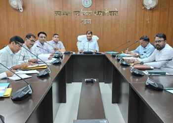 गढ़वा में आदिवासी उत्थान की नई गति: उपायुक्त दिनेश यादव ने PM जनमन और धरती आबा अभियान की समीक्षा में सैचुरेशन मोड पर जोर!