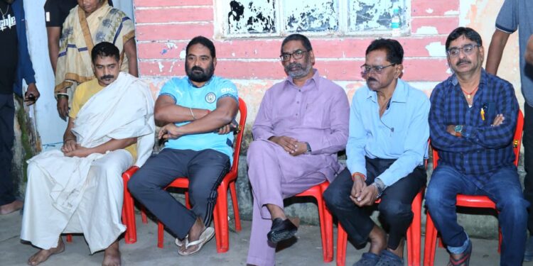 झारखंड में शोक की घड़ी: हेमन्त सोरेन और कल्पना सोरेन ने जेएमएम नेता की माता के निधन पर दी श्रद्धांजलि!