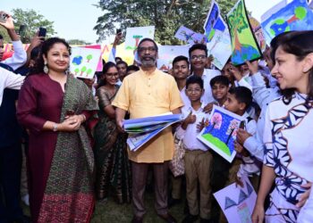 रांची में दीपावली की रौनक: हेमन्त सोरेन और कल्पना सोरेन ने इप्सोवा के तीन दिवसीय मेले का किया भव्य उद्घाटन!