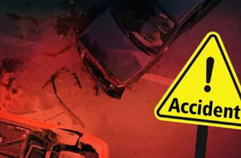 रांची के बुंडू में भयंकर हादसा: तेज रफ्तार पिकअप पलटी, कई लोगों की मौत की आशंका, वीडियो में अचेत लोग दिखे!