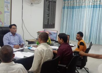 गढ़वा में जनता की पुकार पर त्वरित एक्शन: उपायुक्त दिनेश यादव ने जनता दरबार में सुनी शिकायतें, धान से लेकर पेंशन तक के लिए दिए निर्देश!