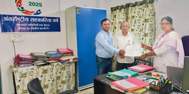 गढ़वा में कंबल बुनकरों की नई उम्मीद: अहिल्याबाई सहकारी समिति का निबंधन, CFC से मिलेगा राज्य स्तर पर पहचान!