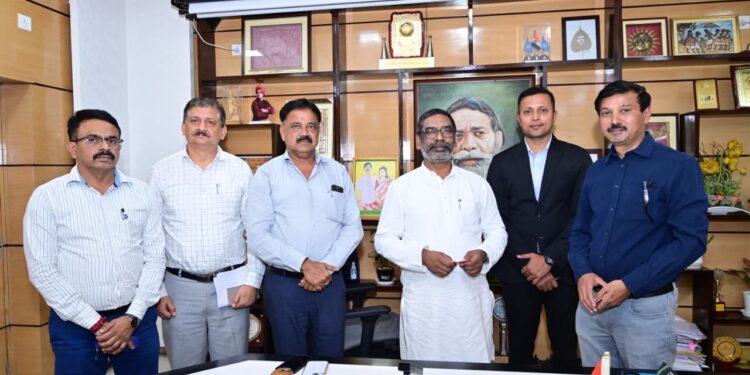 झारखंड की जंगल सफारी में नया रोमांच: हेमन्त सोरेन ने लातेहार में पहले टाइगर सफारी प्रोजेक्ट की समीक्षा की!