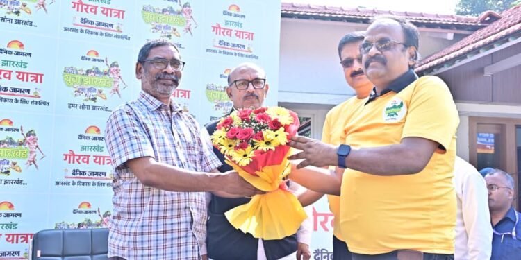 झारखंड@25 : CM हेमन्त ने जलाया मशाल, ‘युवा झारखंड गौरव यात्रा’ रथ को हरी झंडी—24 जिलों में गरजेगा जागरण!