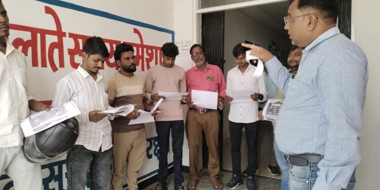 गढ़वा के बेरोजगारों के लिए 775 नौकरियों का मेगा धमाका: SIS लिमिटेड 3 से 21 नवंबर तक हर थाने पर लगाएगा रजिस्ट्रेशन कैंप!