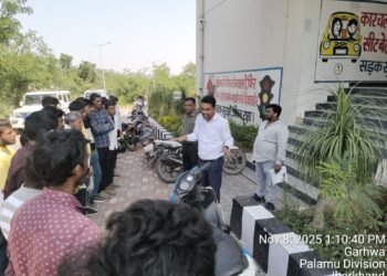 गढ़वा में ‘रफ्तार घटाओ, जान बचाओ’ का 5वां दिन धमाका: 500+ चालकों को MV एक्ट की चेतावनी, 3 महीने जेल या 5 हजार जुर्माना!