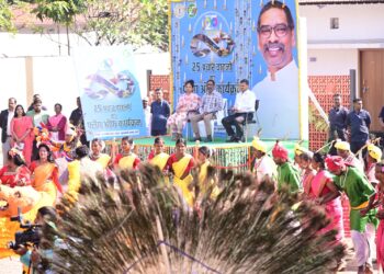 झारखंड@25  का ‘जन-जागरण रथ’ लॉन्च: CM हेमन्त ने 24 जिलों में भेजे प्रचार वाहन, बिरसा@150  की गूंज—संथाली बैंड ने मचाया धूम!