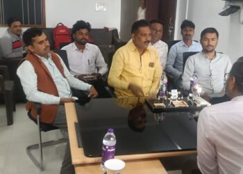 गढ़वा में राष्ट्रीय प्रेस दिवस पर बड़ा खुलासा: “फेक न्यूज की सुनामी में सच्ची पत्रकारिता कैसे बचे?”—पत्रकारों ने लिया संकल्प!