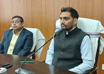 गढ़वा DC दिनेश यादव का सख्त ऐलान: “मझियांव को नंबर-1 आकांक्षी ब्लॉक बनाऊंगा—पिरामल फेलोज पोर्टल डेटा लेकर आओ, वरना तैयार रहो!”