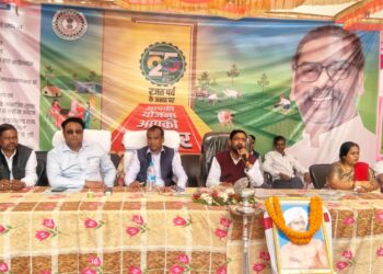 गढ़वा में सरकार का तूफान: 3 दिन में 13,271 आवेदन, कंबल-पेंशन-ऋण सब बरसे, लोग बोले—“अब तो सरकार हमारे घर में ही डेरा डाल चुकी है!”