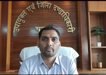 गढ़वा में ‘रक्तदान क्रांति’: 12-28 नवंबर तक झारखंड पर 17 दिन मेगा ब्लड कैंप, DC बोले- ‘एक यूनिट = एक जीवन, मानवता का सुपरहीरो बनो!’