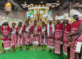 प्रगति मैदान में झारखंडी जश्न: बिरसा मुंडा को पुष्पांजलि, उलगुलान नृत्य से गूंजा पवेलियन—दिल्ली भी झूमी!