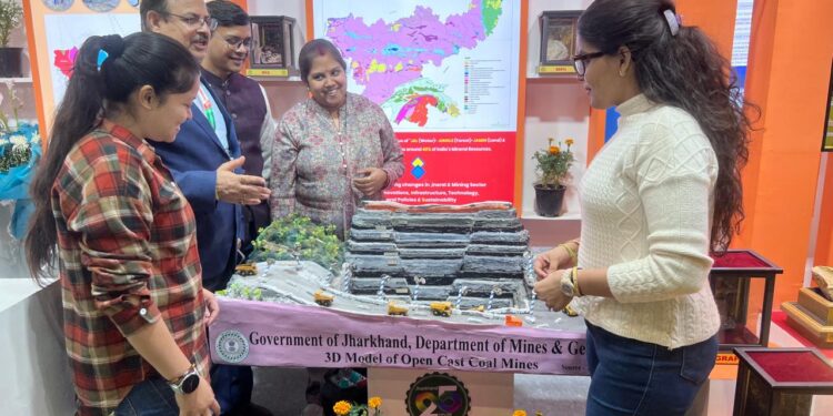 दिल्ली IITF में झारखंड का धमाकेदार पावर शो: यूरेनियम से रागी बिस्किट तक—लोग बोले “ये तो मिनरल+मिलेट का सुपरपावर है!”