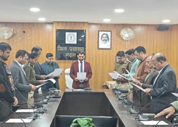 संविधान दिवस 2025: गढ़वा में प्रस्तावना पाठ और बाबा साहेब को नमन