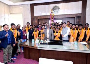 झारखंड के छोटे रोनाल्डो ने रांची में CM हेमन्त को गले लगाया: “सर, हमने पेनल्टी शूटआउट में पंजाब को रुला दिया!”